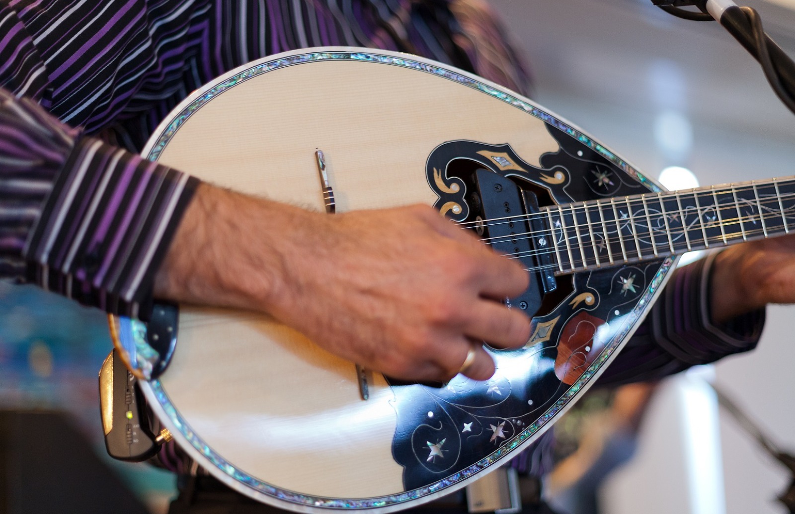 Deilina Music Tavern bouzouki