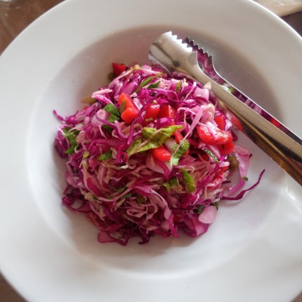 Red and white cabbage salad