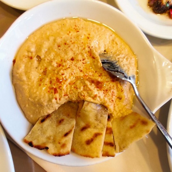 Hummus with pita on the side